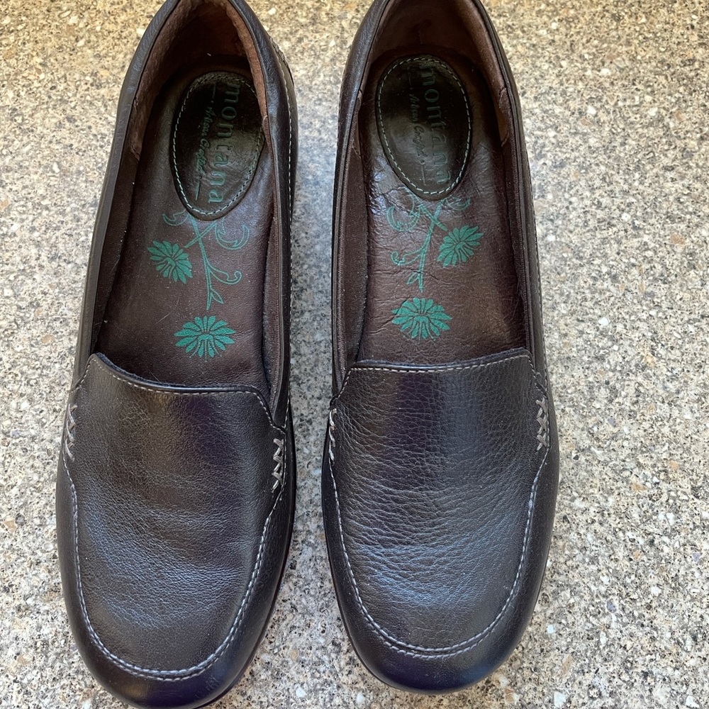 Size 8 Medium Montana Loafers